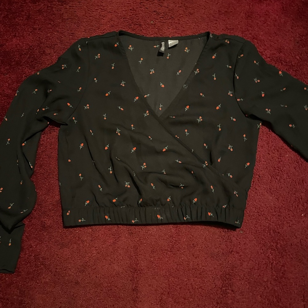 Long sleeve crop top